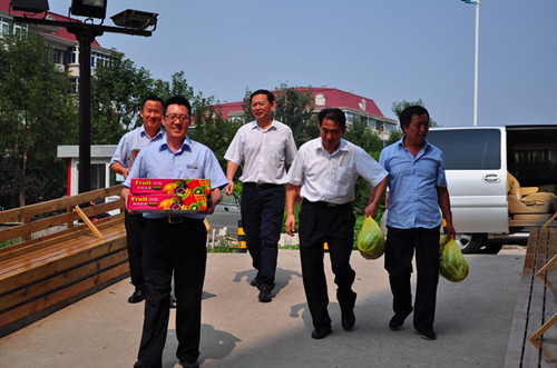 [titlepic]��������з��кӱ�֧���쵼����������ο��һ��Ա��