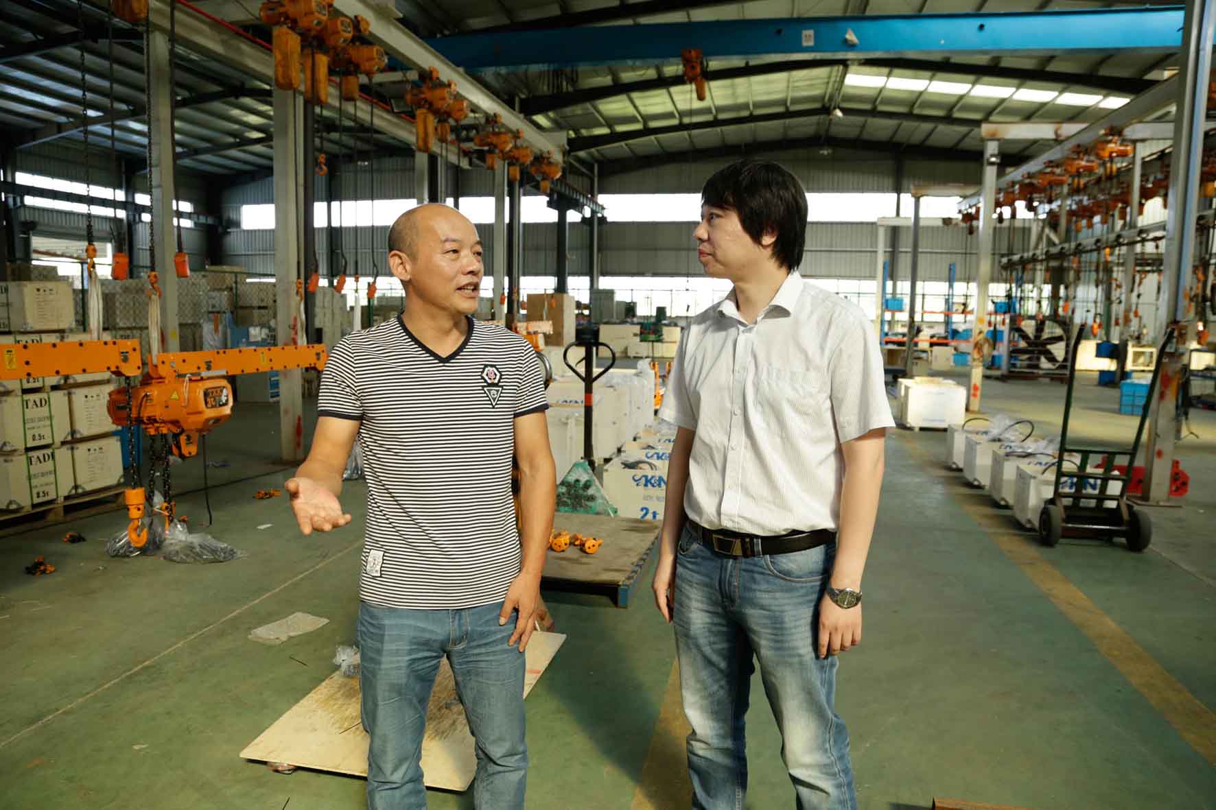 [titlepic]�ʴ����л����з��з���С΢��ҵ�ƶ�ʵ�徭�÷�չ