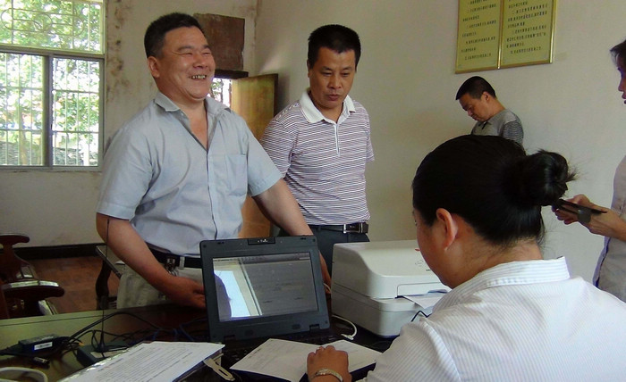 工商银行鹰潭分行外拓团队深入农村市场开展营