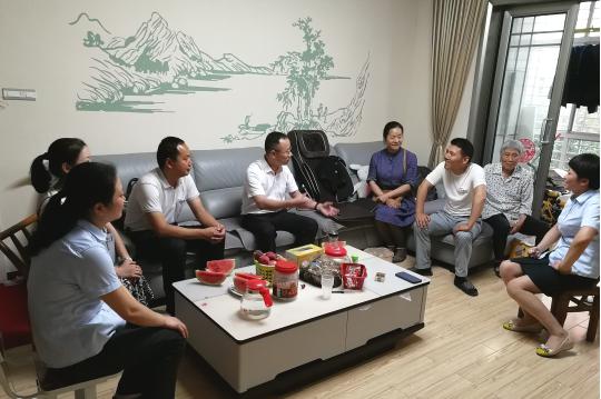 [titlepic]�������������˳���֧��Ա���ҷ�ů����